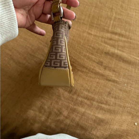 GUESS monogram Vintage Purse (+free bag pictured) - Picture 4 of 8